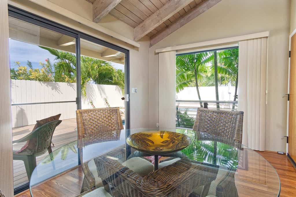 Hale Naniloa - White Sands Beach Home
