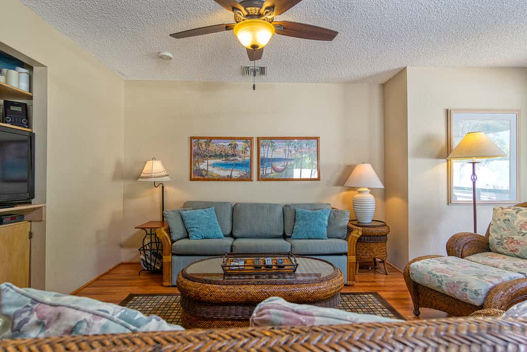Hale Naniloa - White Sands Beach Home