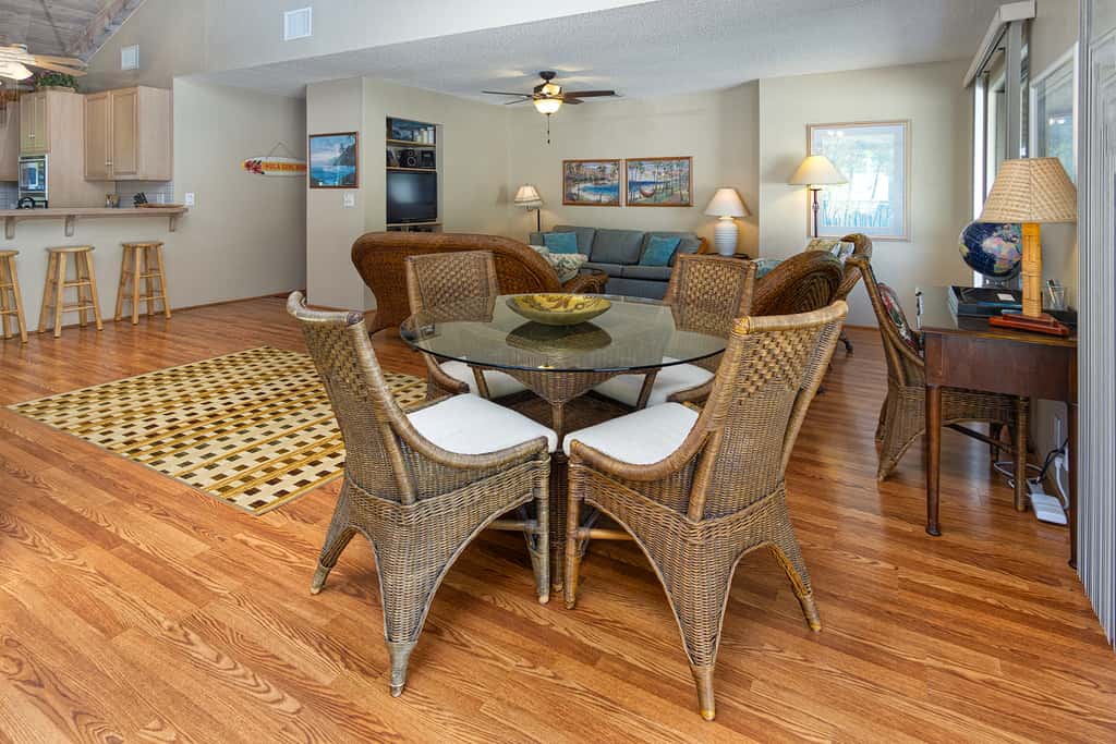 Hale Naniloa - White Sands Beach Home