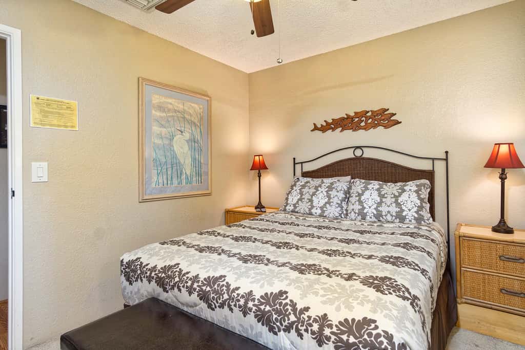 Hale Naniloa - White Sands Beach Home