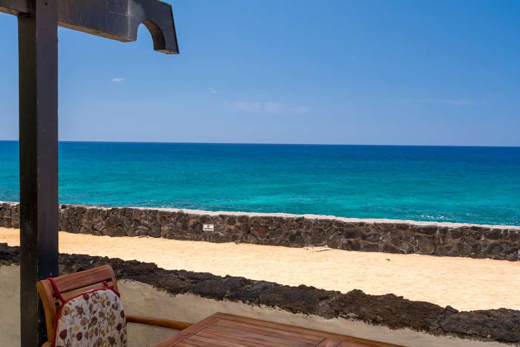 Wonderful 🌺 Oceanfront 🐳 Newly Renovated Condo! - Casa de Emdeko 138 👣