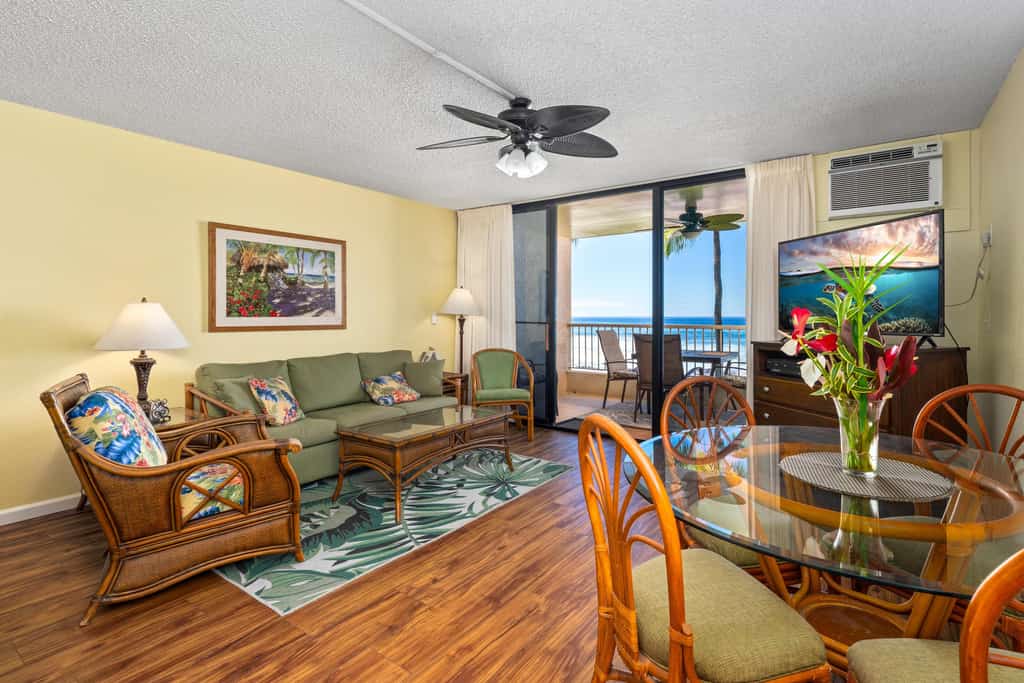 Outstanding Oceanfront 🌅 Deluxe Condo! ✨ Kona Reef D-14