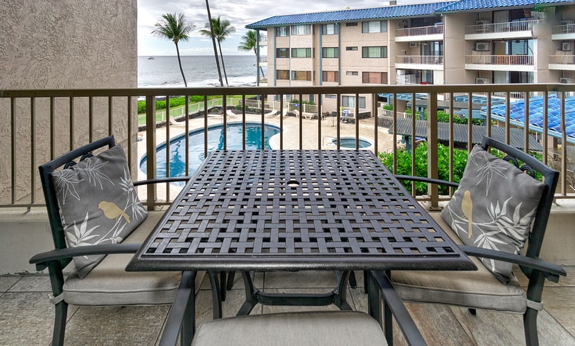 Beautiful Condo 🌺 with a Stunning Ocean View! 🐳 Kona Reef C-22