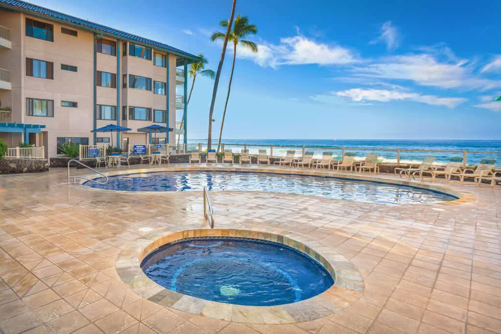 Beach/Ocean View Condo 🐬 Great Value, Walking Distance to Beach🏝️ and Town👣 Kona Reef B21