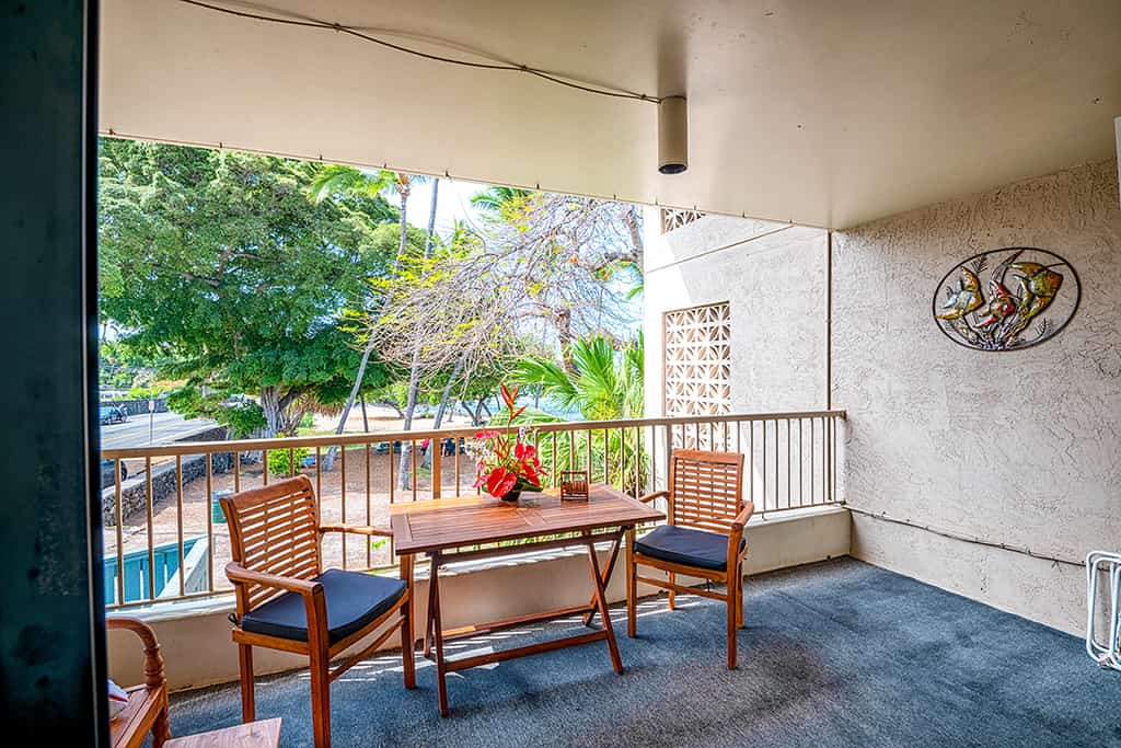 Beach/Ocean View Condo 🐬 Great Value, Walking Distance to Beach🏝️ and Town👣 Kona Reef B21