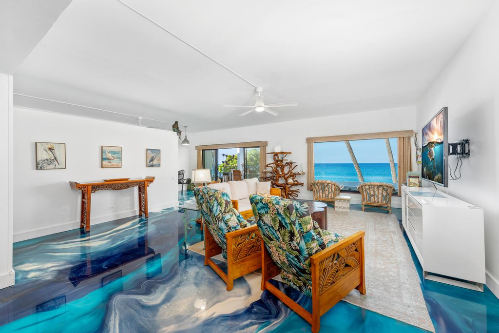 Primo Kona Condo