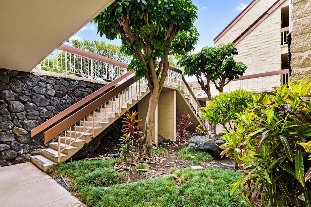 Keauhou Punahele B-102