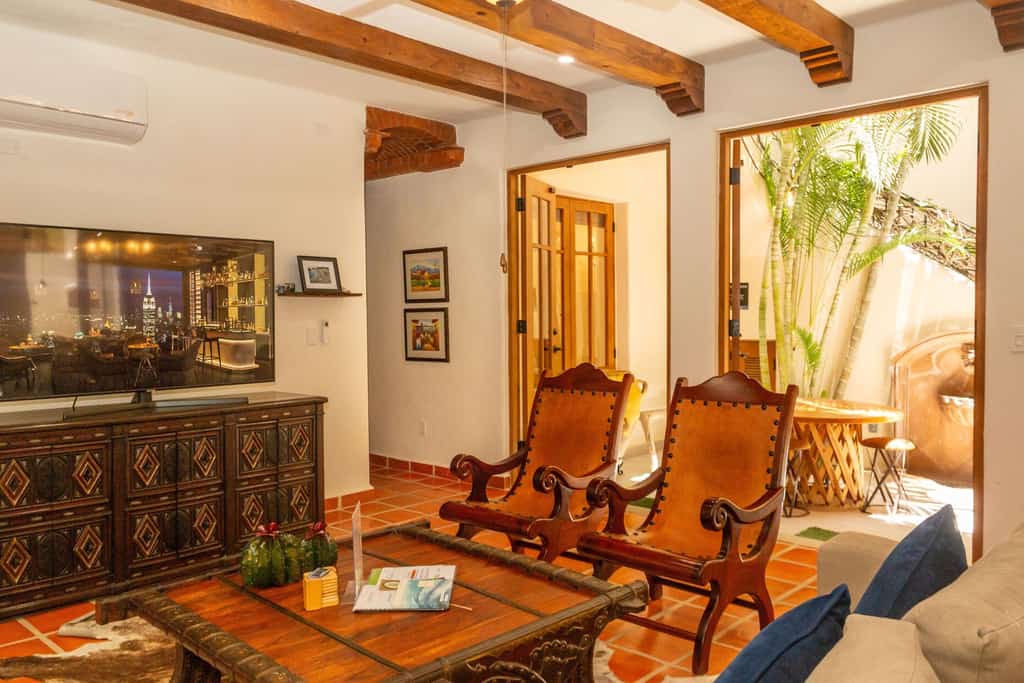 3 bedroom FN 210 BBQ, private pool, Tower ocean view