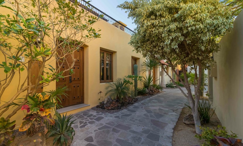 Perfect Home steps from Community pool, beach and Wine Bar in Founders