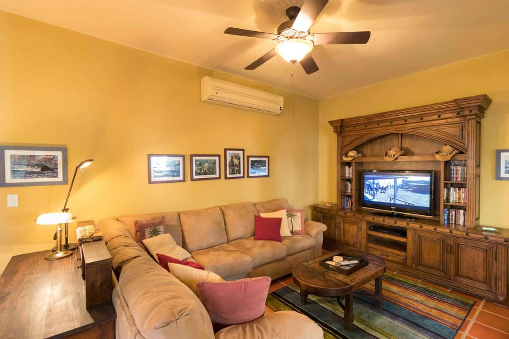 Perfect Home steps from Community pool, beach  and Wine Bar in Founders