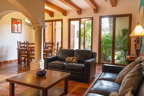 Beautiful home in Founder - A close walk to the beach and Wine cellar