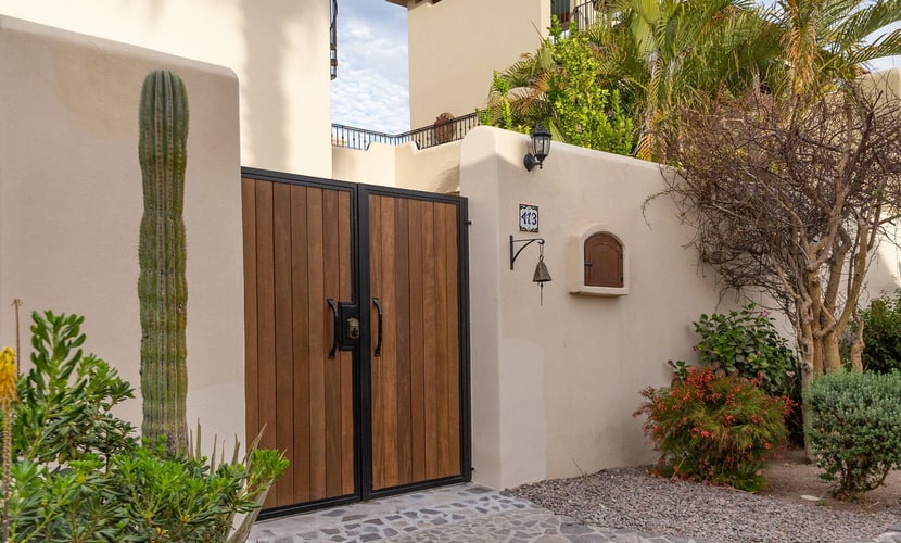 Beautiful home in Founder - A close walk to the beach and Wine cellar
