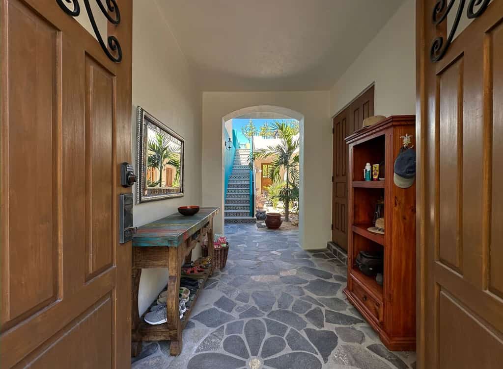 Renovated home close to the beach and LAP pool | Bikes | BBQ