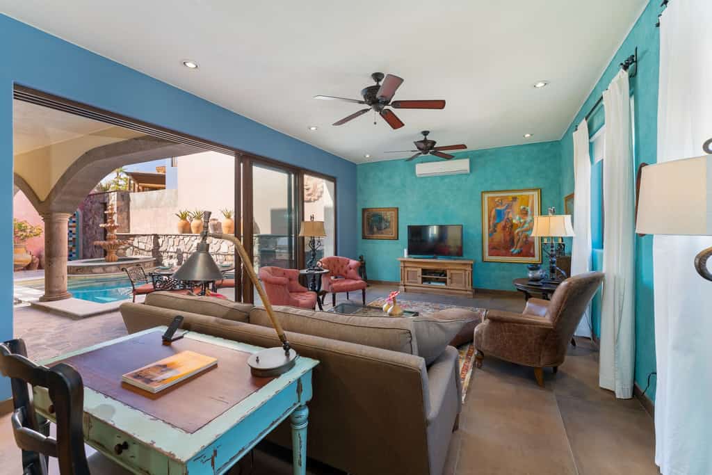 Home with stunning ocean view and breathtaking sights of the Sierra La Giganta.