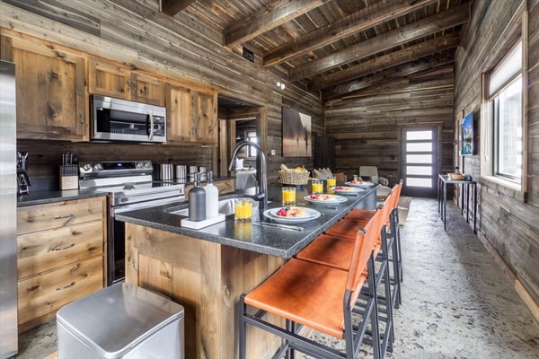 Blue wing Oasis/ Cozy Cabin/ World class Fishing / Fire pit/ BBQ