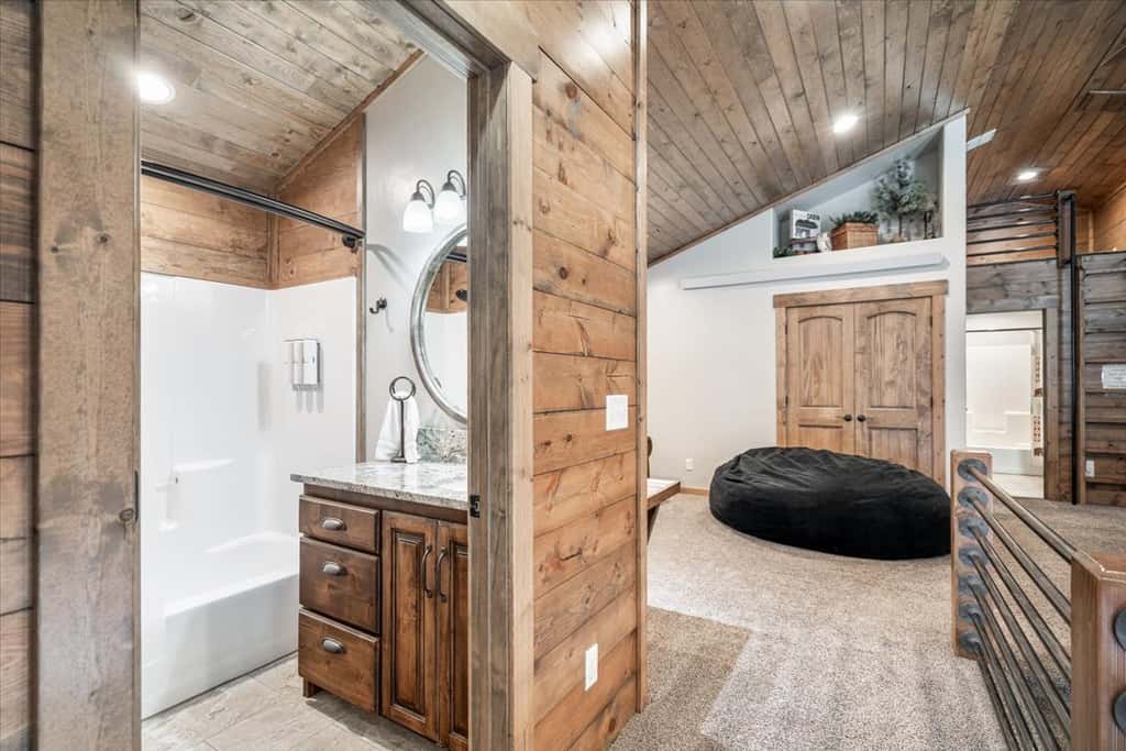 Henry's Lake Hideaway