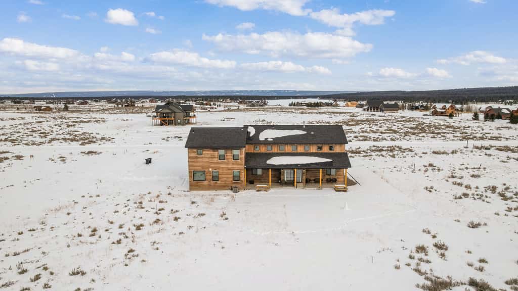 Mountain Side Manor