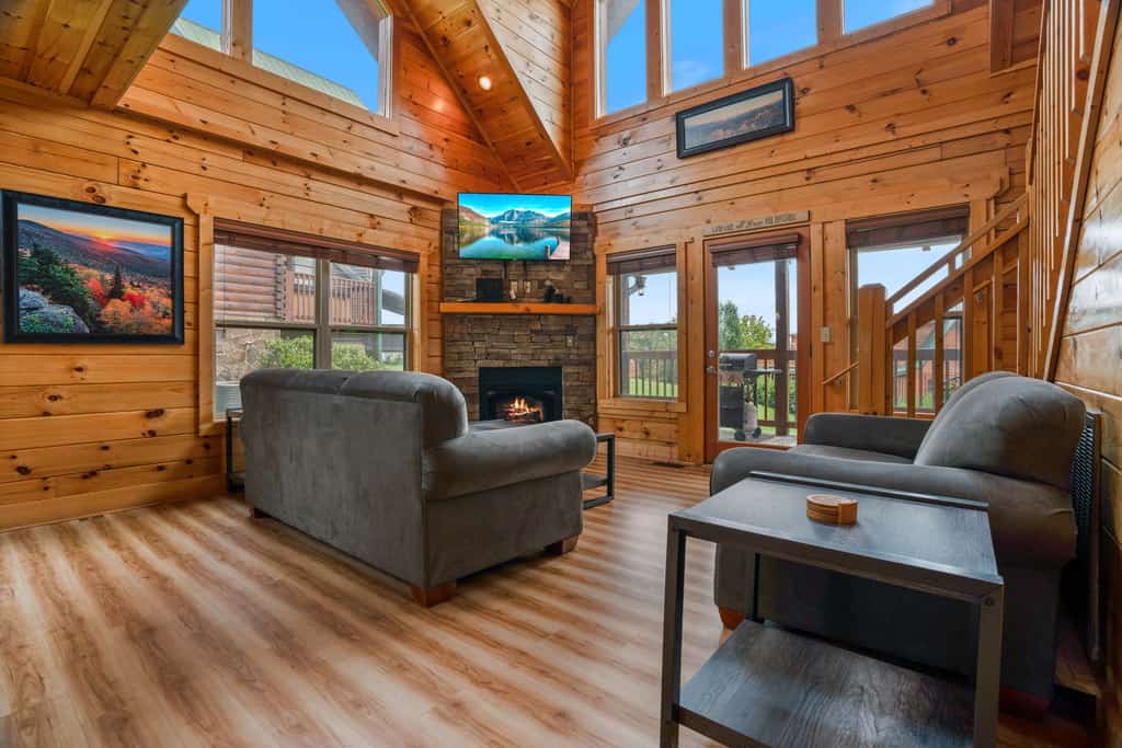Handicap Friendly Cabin Retreat・Pool Table・Grill