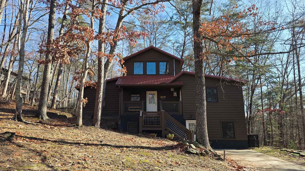 Serene Cabin Retreat・Hot Tub・Games・Grill・Firepit