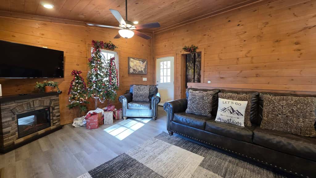 Serene Cabin Retreat・Hot Tub・Games・Grill・Firepit