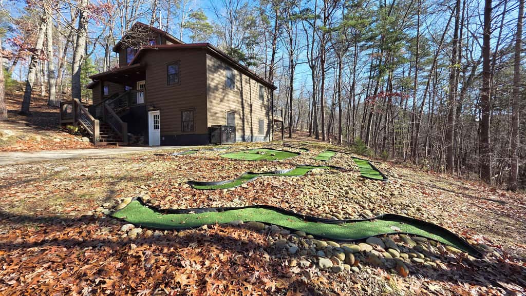 Serene Cabin Retreat・Hot Tub・Games・Grill・Firepit