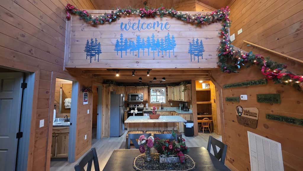 Serene Cabin Retreat・Hot Tub・Games・Grill・Firepit