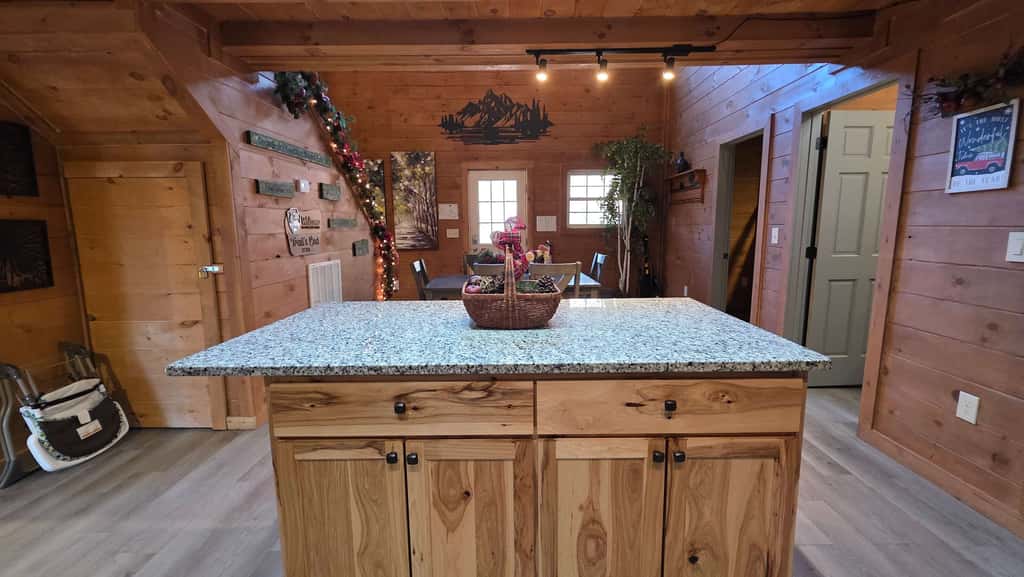 Serene Cabin Retreat・Hot Tub・Games・Grill・Firepit
