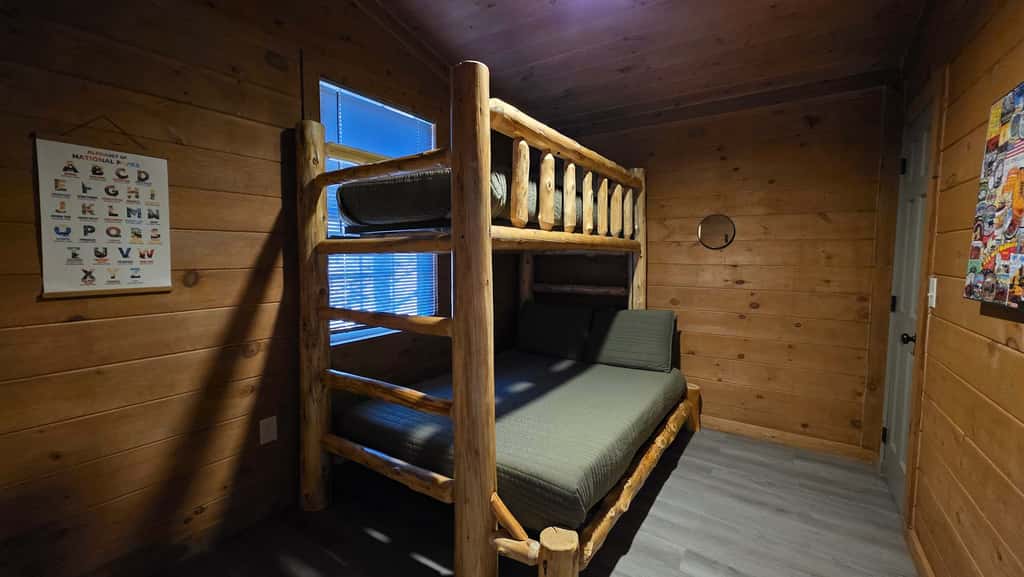 Serene Cabin Retreat・Hot Tub・Games・Grill・Firepit