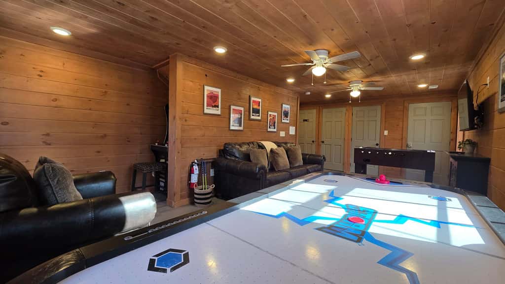 Serene Cabin Retreat・Hot Tub・Games・Grill・Firepit