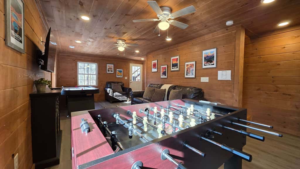 Serene Cabin Retreat・Hot Tub・Games・Grill・Firepit