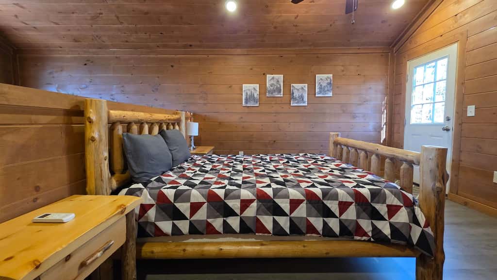 Serene Cabin Retreat・Hot Tub・Games・Grill・Firepit