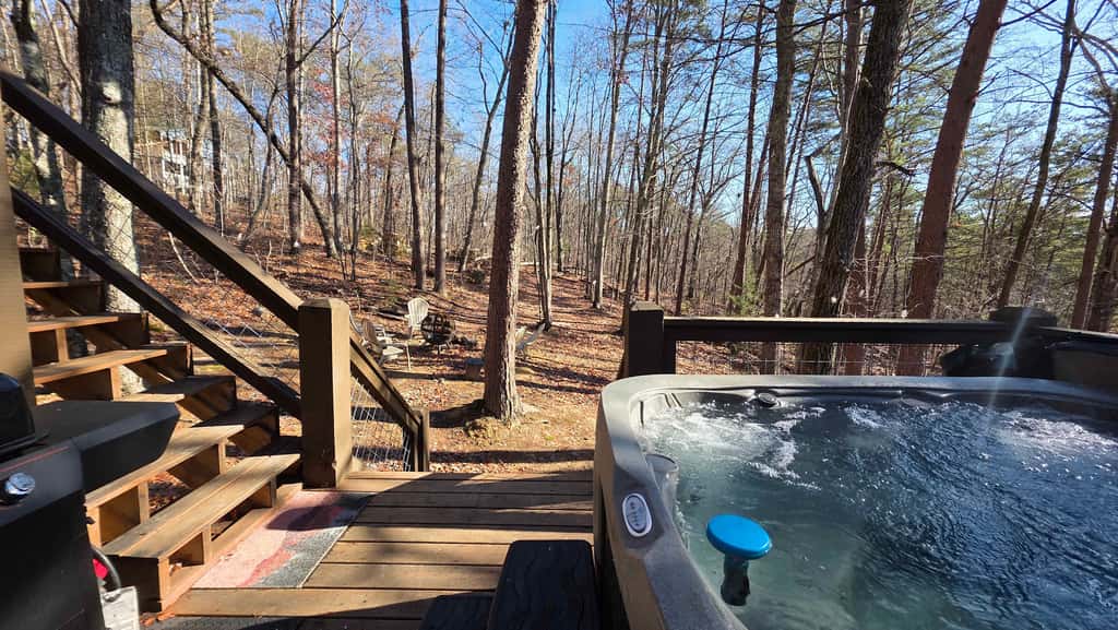 Serene Cabin Retreat・Hot Tub・Games・Grill・Firepit