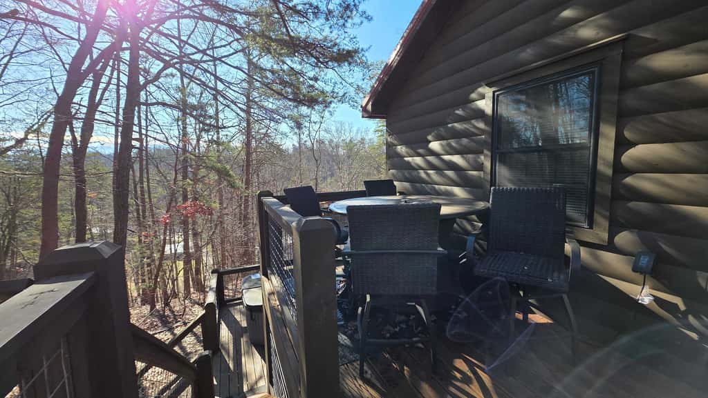 Serene Cabin Retreat・Hot Tub・Games・Grill・Firepit