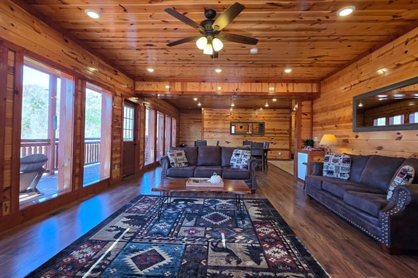 ๐๏ธ Royal ๐๐ฟ๐ฒ๐ฎ๐บ๐
Escape to these luxury Gatlinburg cabins featuring a private indoor pool, hot tub, theater room, and game room for up to 24. Enjoy stunning Smoky Mountain views, spacious decks, fast WiFi, and easy access to Dollywood, hiking trails, downtown Gatlinburg, and Pigeon Forge attractions. Perfect for families and groups seeking a relaxing, high-end mountain getaway.