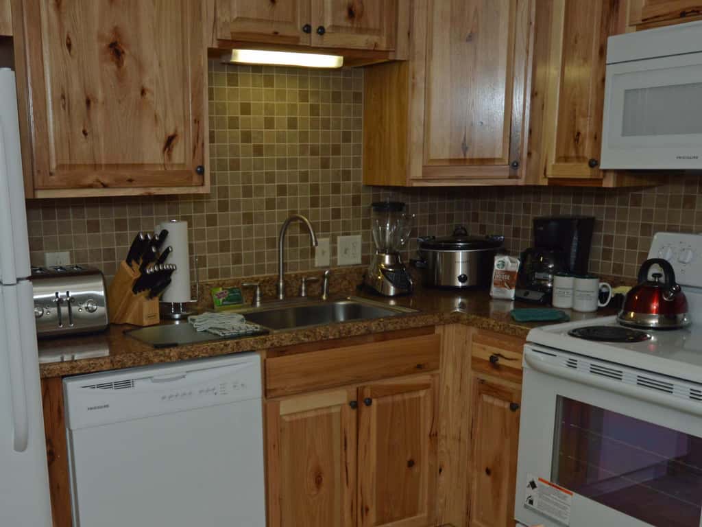 2 Br: Silver Creek 1215