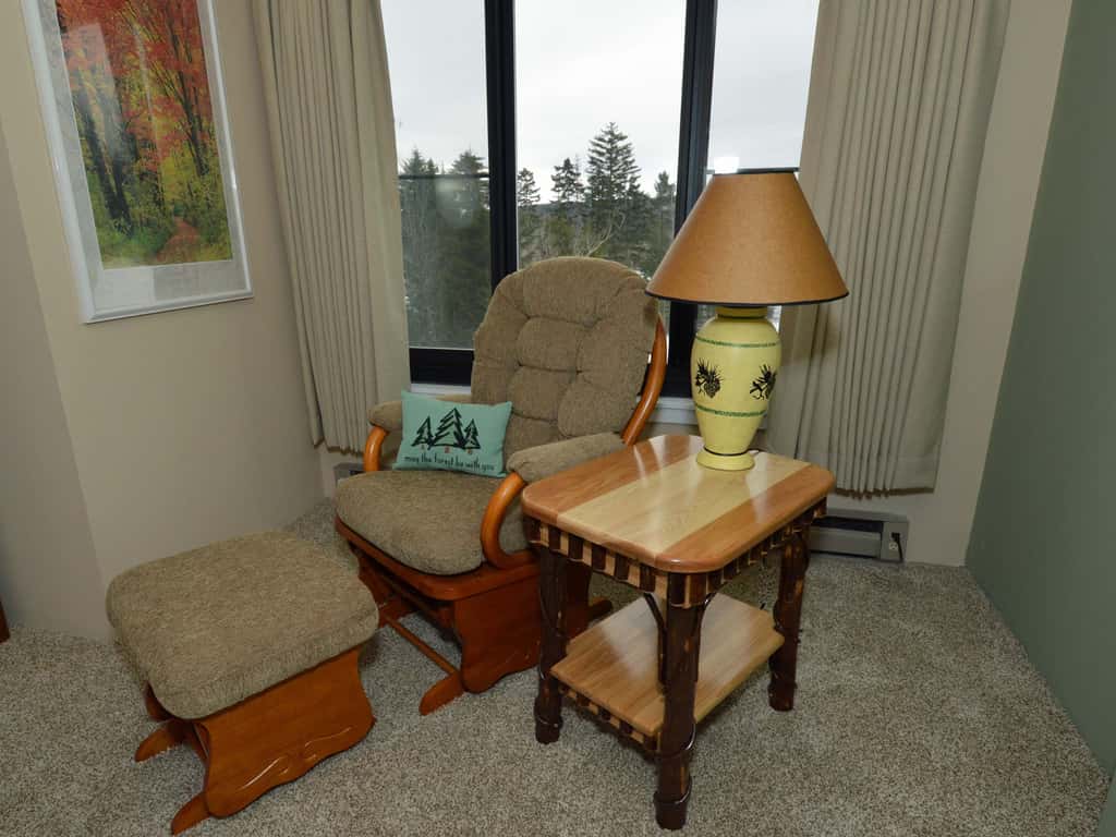 2 Br: Silver Creek 1215
