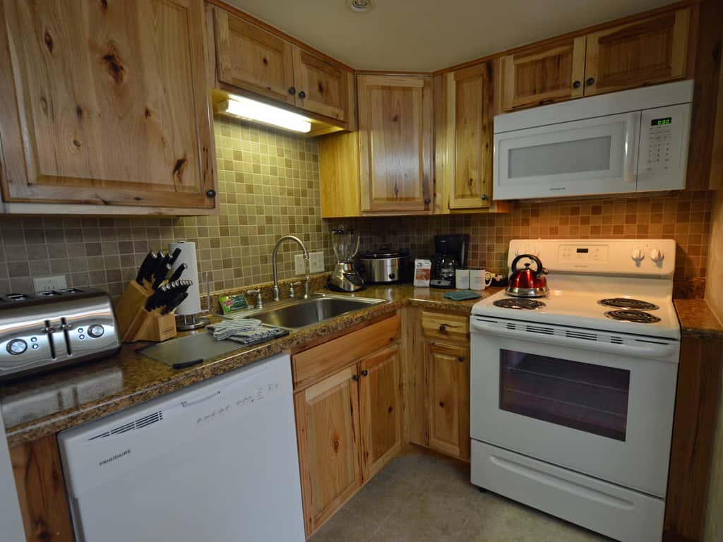 2 Br: Silver Creek 1215