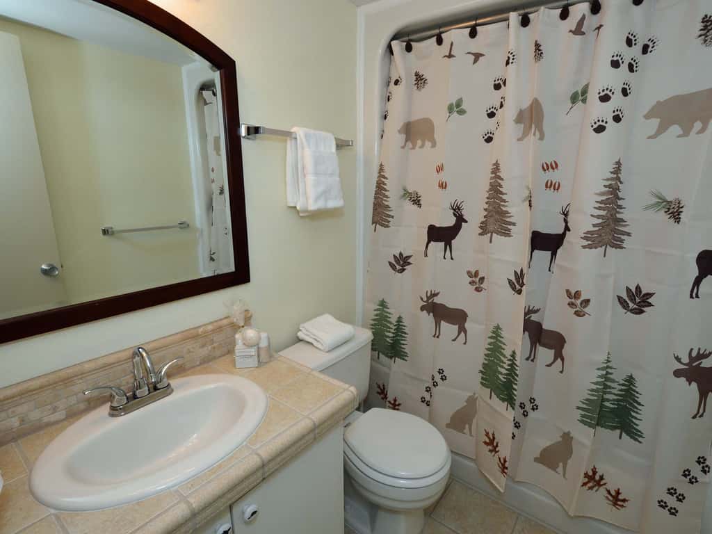 2 Br: Silver Creek 1215