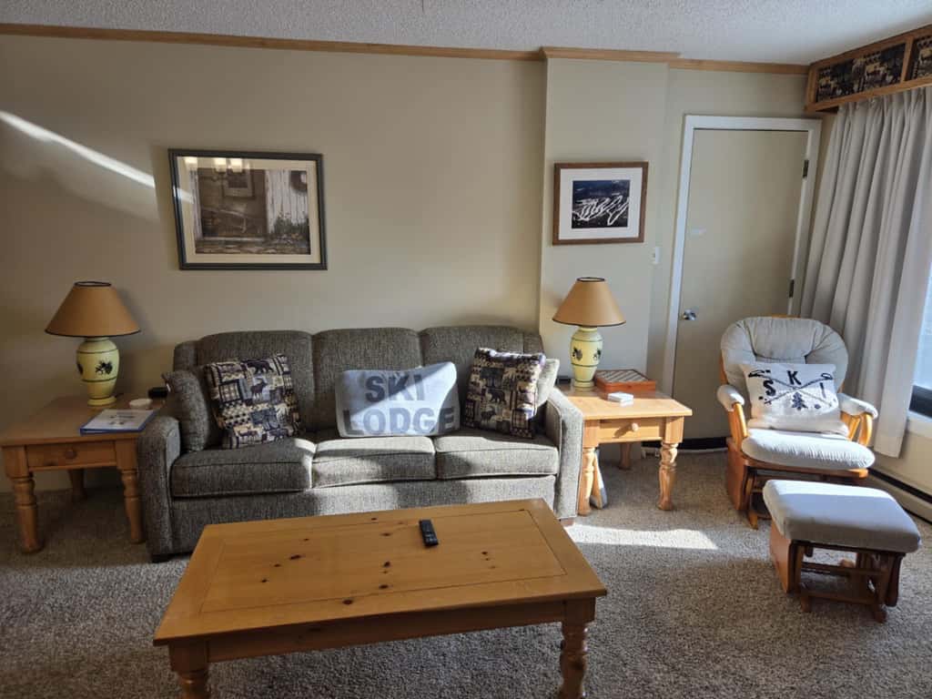 2 Br: Silver Creek 1215