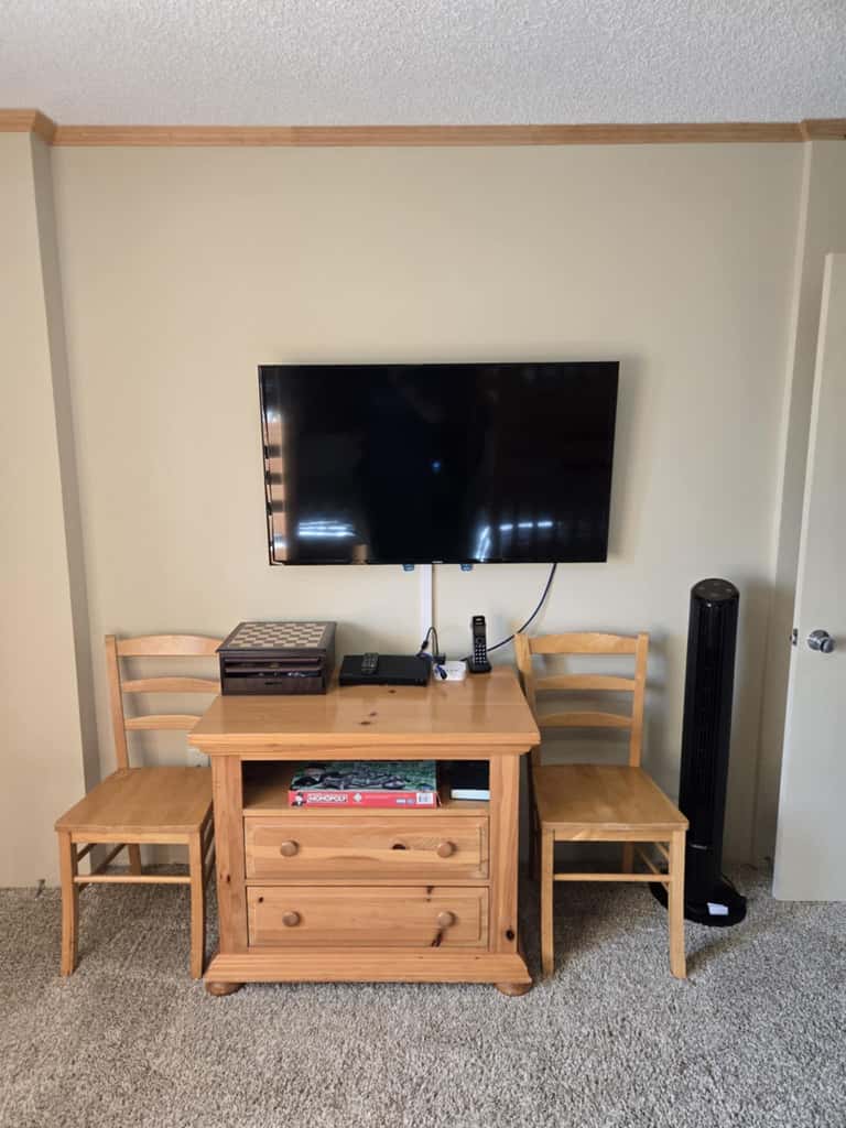 2 Br: Silver Creek 1215