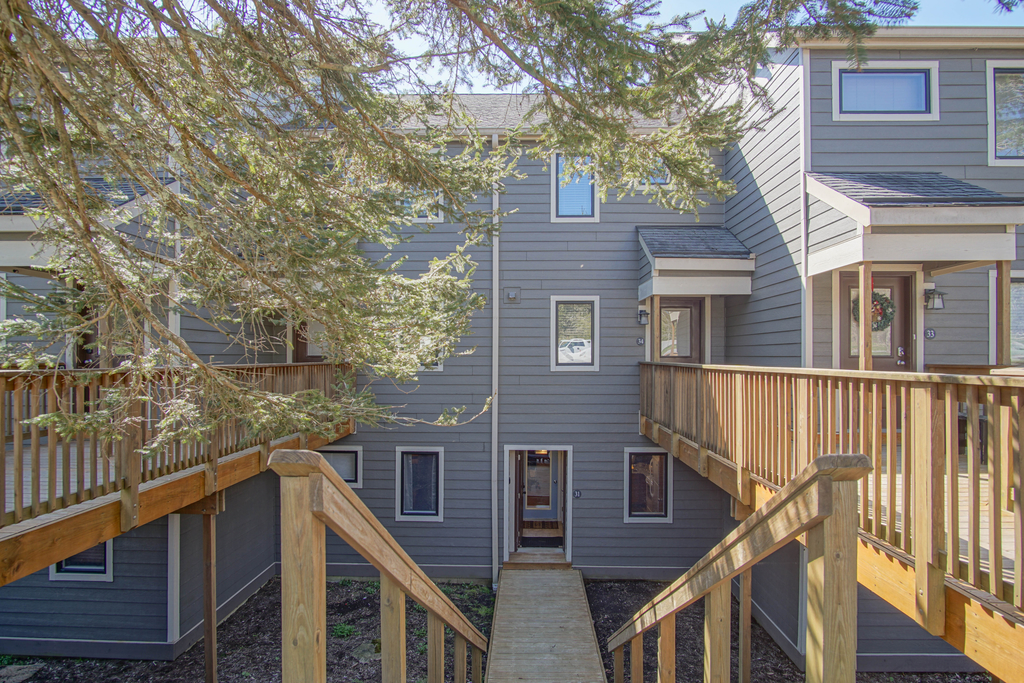 2 Br: Powderidge 31