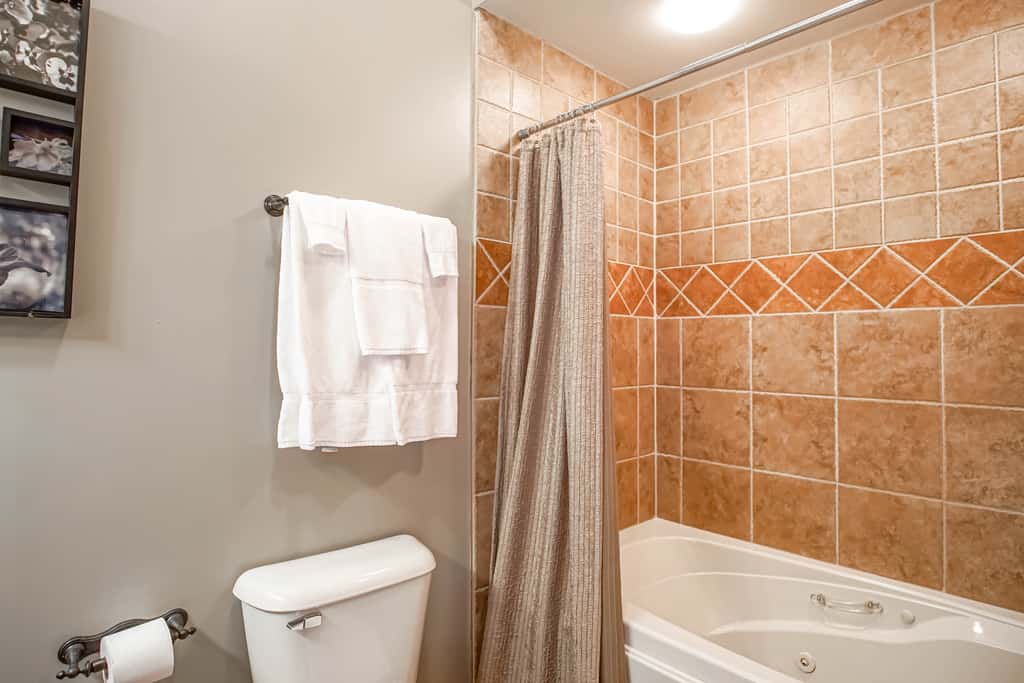 4 Br:   Shays Landing 6