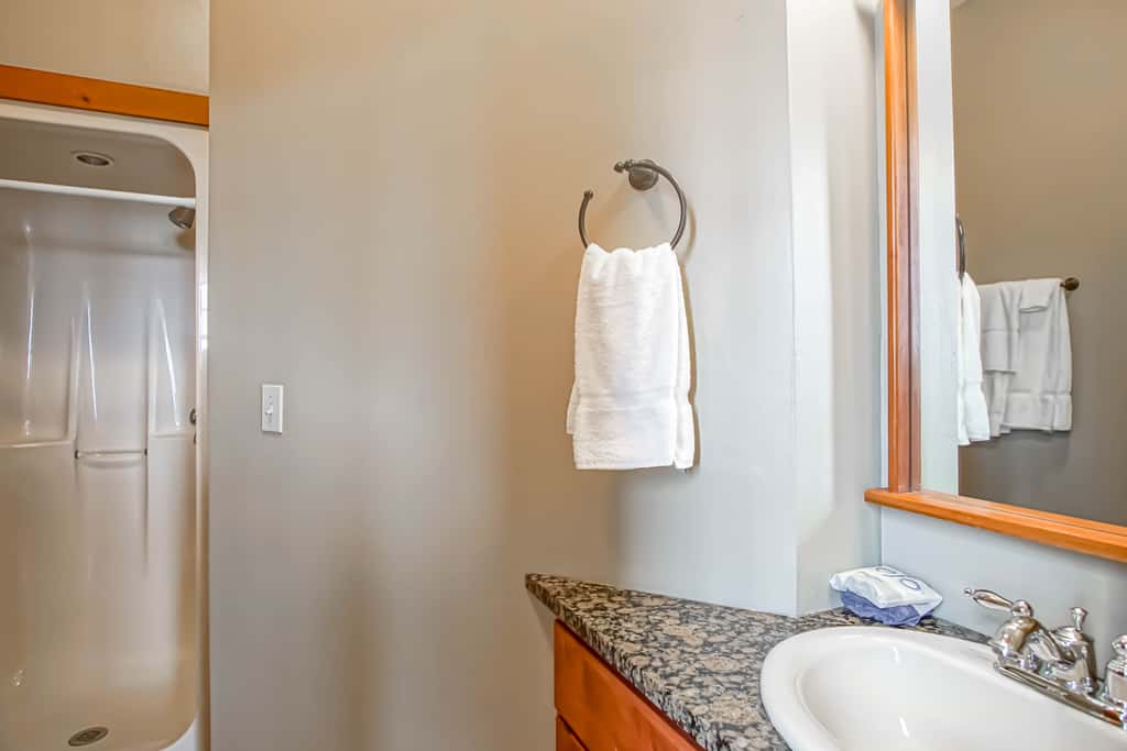 4 Br:   Shays Landing 6