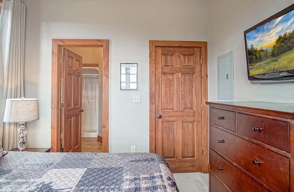 4 Br:   Shays Landing 6