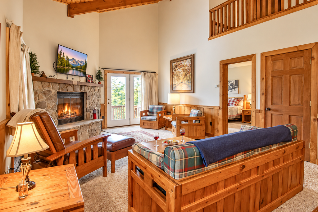 Whistlepunk #12:  4 Bedroom, 3 Bath:  Slope Side, Wood Fireplace.