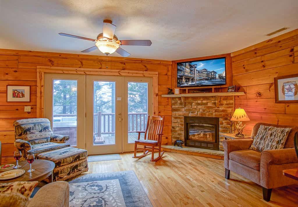Loggers Run #7: 5 BR, 3.5 BA: Slope Side. Hot Tub, Overlooks Ski Trail!
