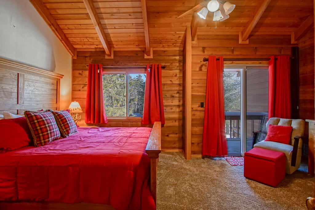 Powder Monkey 2, 2 Bedrooms Plus Sleeping Loft, 2 Full Baths, Slope Side,  Gas Fireplace