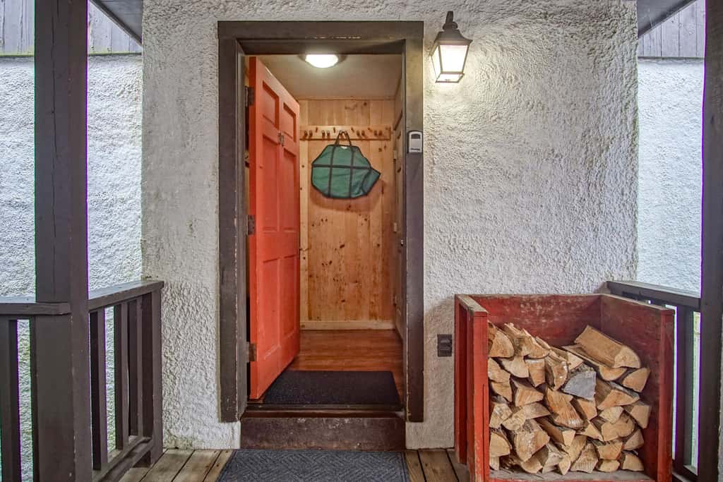 1 Br Plus Loft: Whistlepunk 36