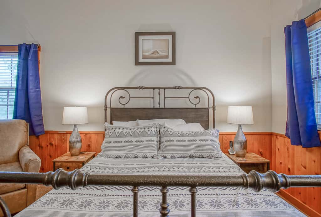 1 Br Plus Loft: Whistlepunk 36