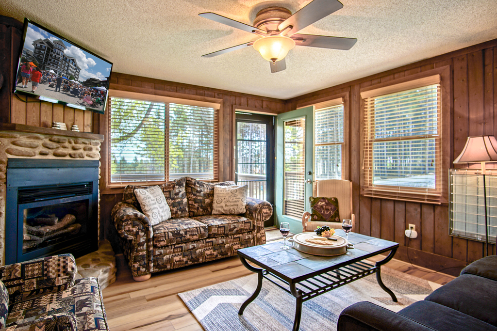2 Br: TreeTop 19